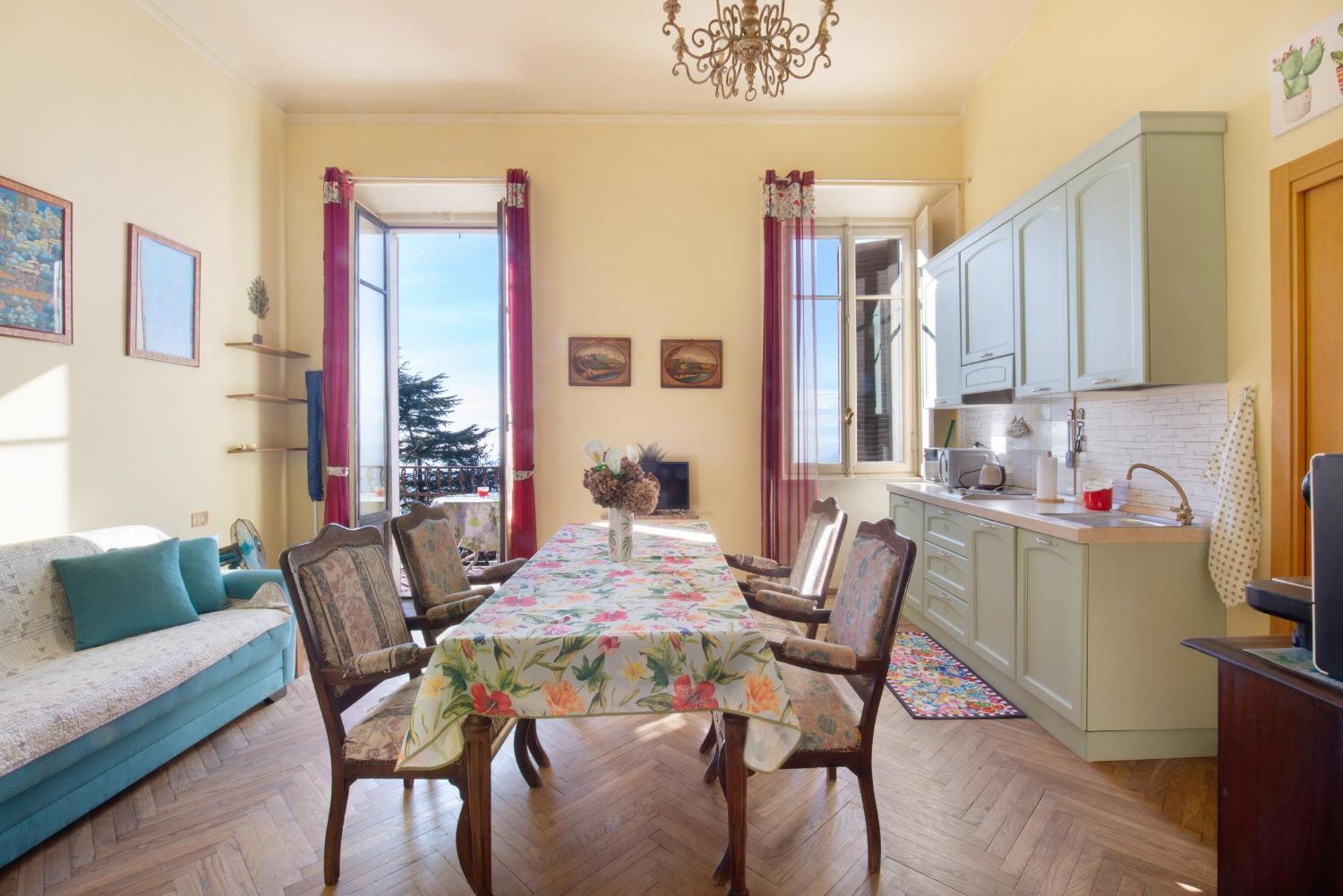 App Mughetto In Villa Marchello Brunate Bagian luar foto